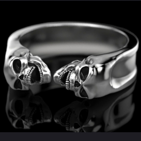 Jewelry - Totally cool Skull Ring